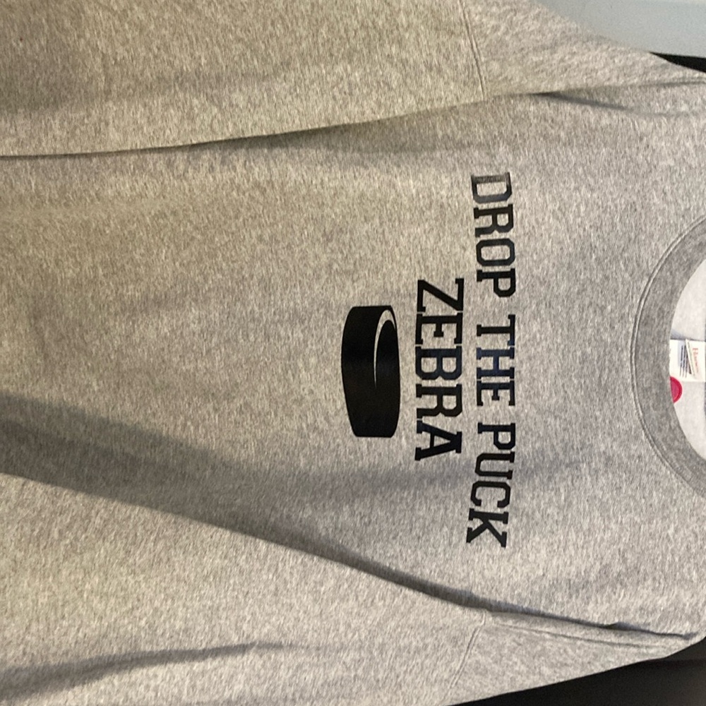 Hanes Men’s Sweatshirt XXL - Hockey “Drop the Puck Zebra” Brand new!